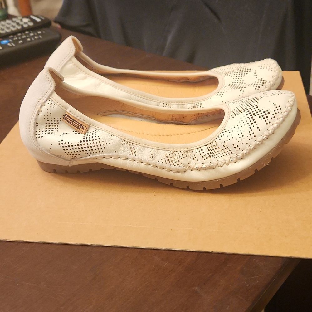 Pikolinos Women's White Leather Flats w/ Perforations & Cutouts Size 37 US 6.5